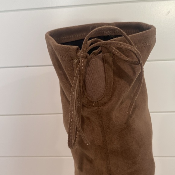 Top Moda Over The Knee Boot. Size 8M - Picture 5 of 9